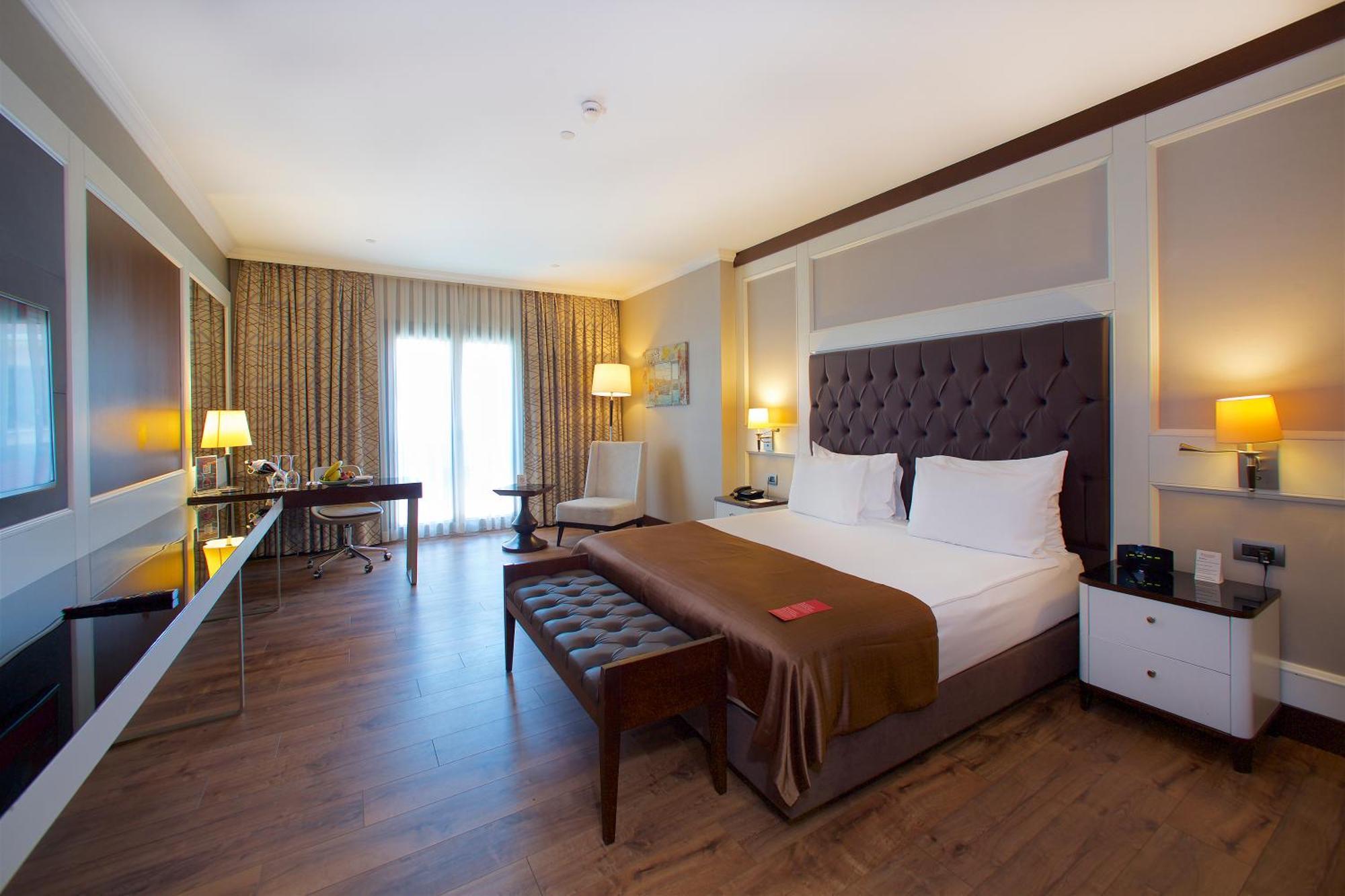 Ramada By Wyndham Merter Отель
