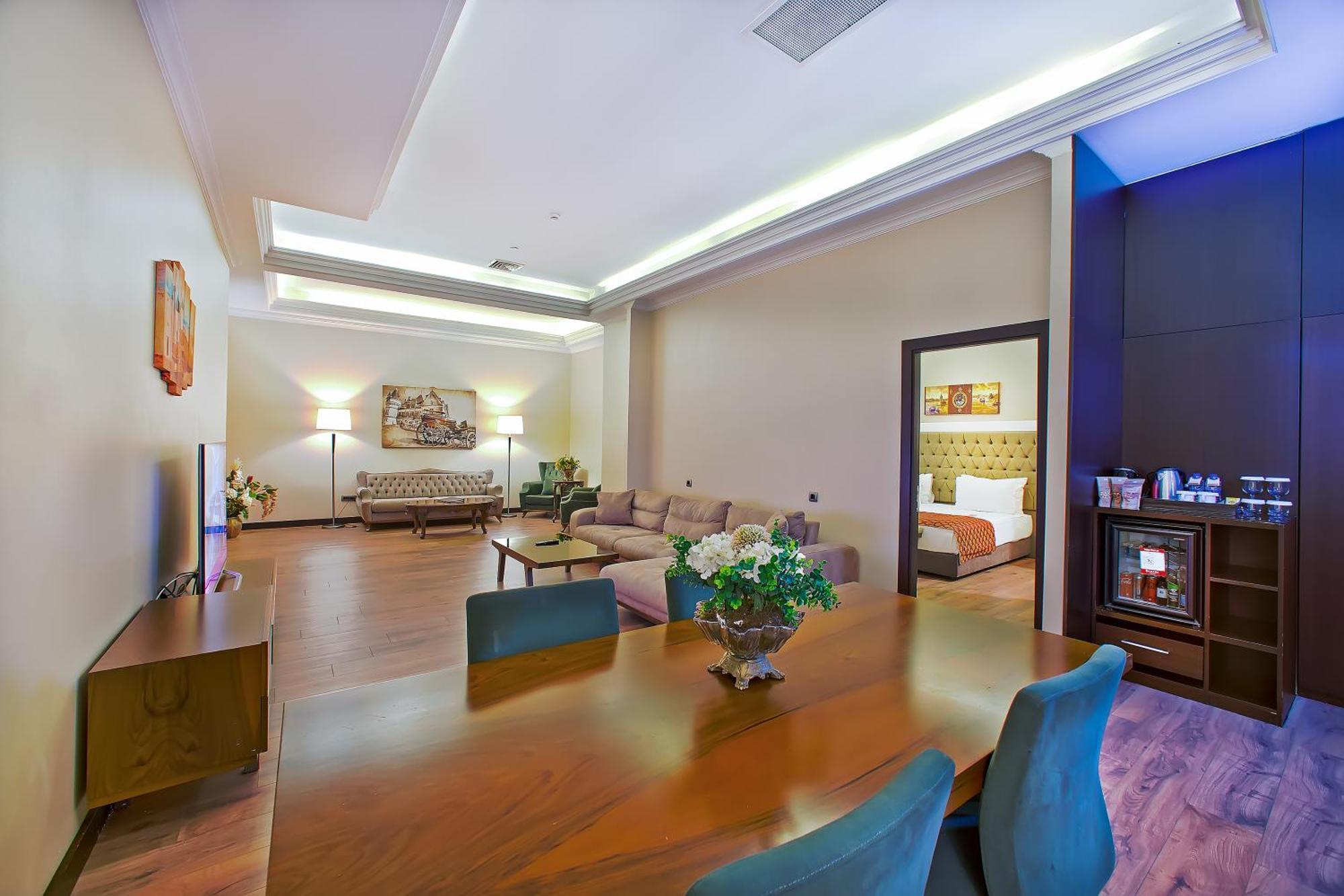 Готель Ramada By Wyndham Merter